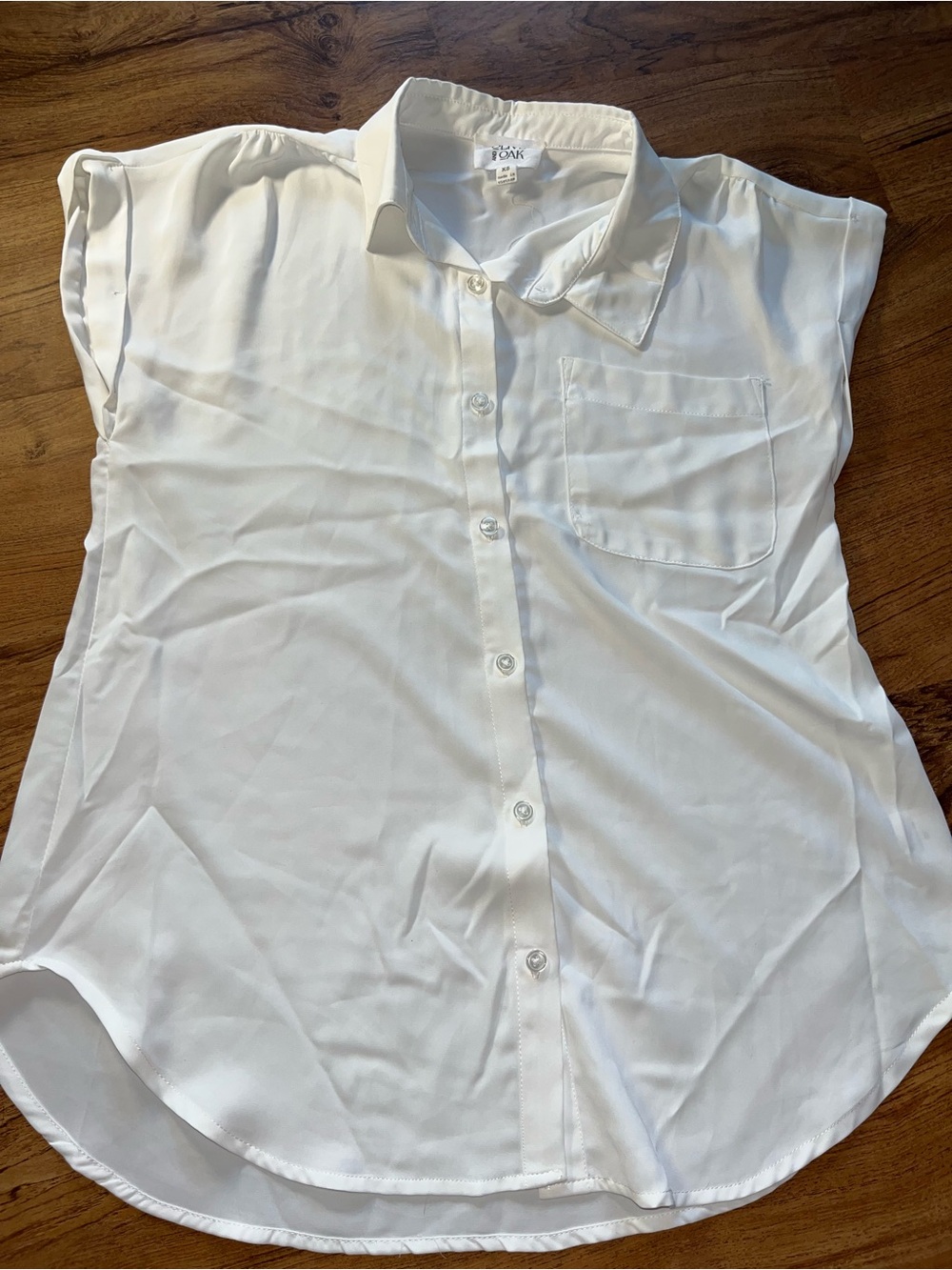 Olive and Oak Women’s White Button Up blouse Size XS